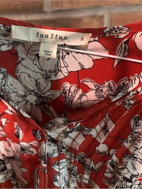fun 2 fun Red Floral Pleated Blouse